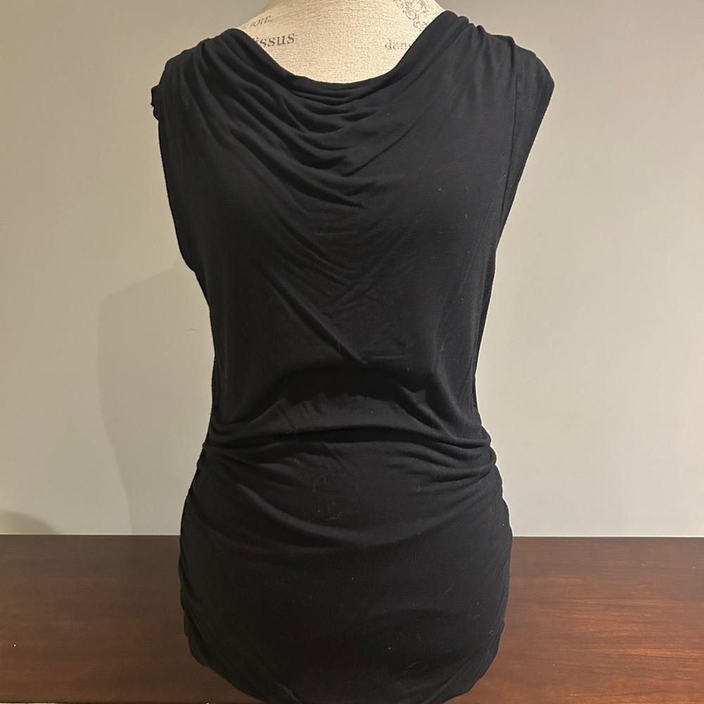 ALFRED SUNG Elegant Black Sleeveless Top